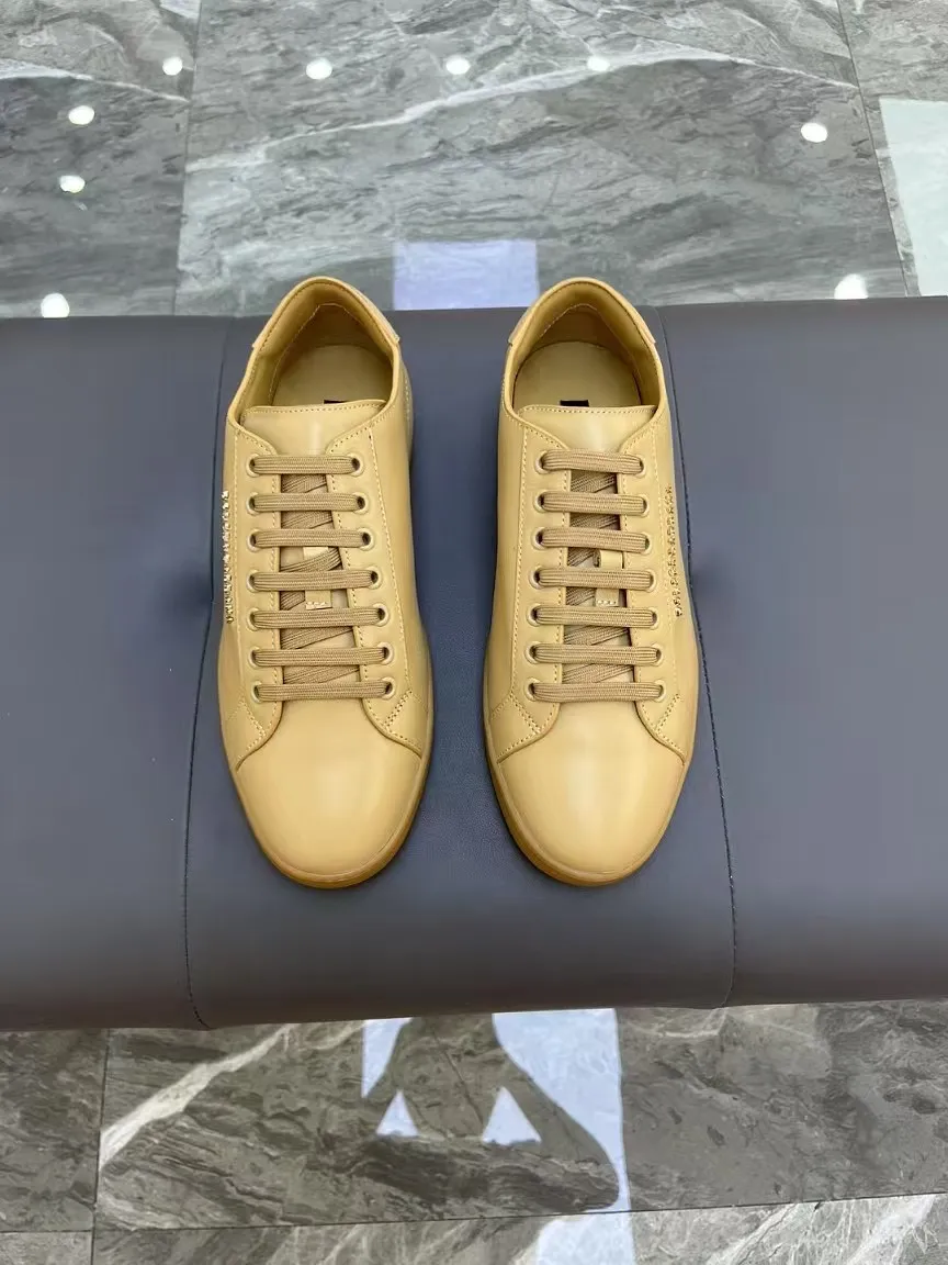 Men's Men's Shoes 💰400 [New Style] 🐝🐝DG men's calfskin sneakers Portofino Yacht shoes, simple and versatile design, unique saddle leather soles. The Dolce &G logo rear wing is the icing on the cake. Imported cowhide + rubber outsole Size: 39-44 (customized at 38.45)